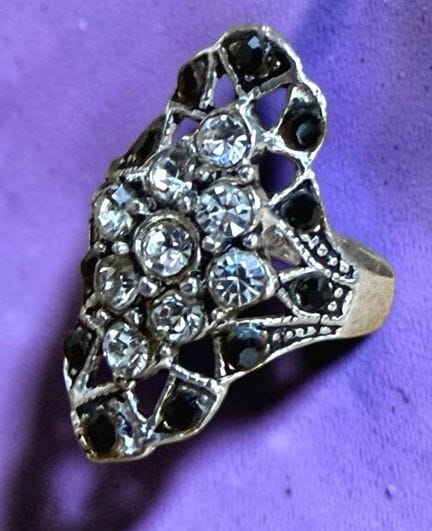 925 sterling silver ring with clear and black ston