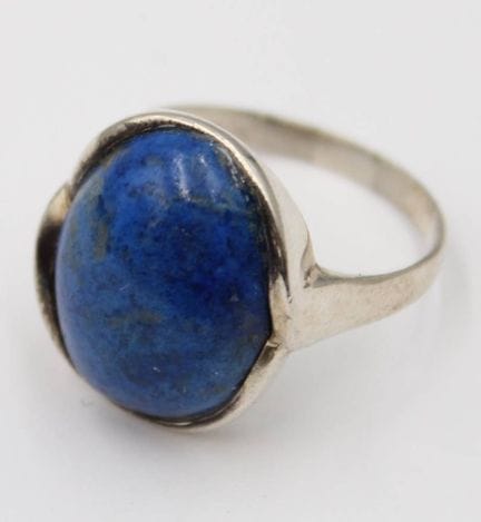 925 sterling silver ring with a lapis lazuli caboc