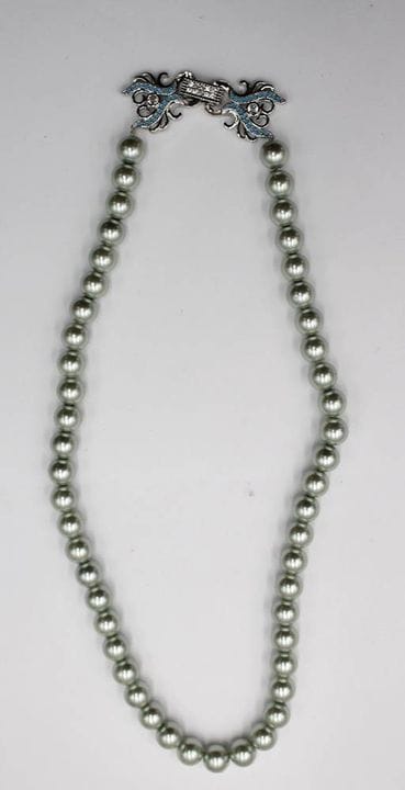 Collana di perle di bigiotteria, lunghezza circa 4