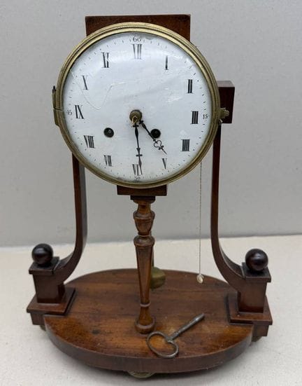 Orologio da cassettiera in stile neoclassico, cass