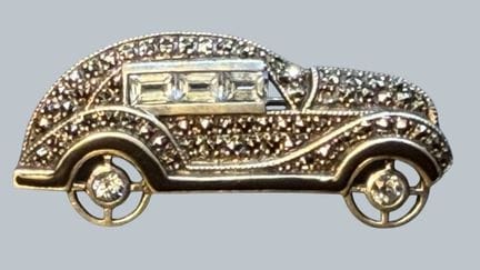 Spilla in argento 925 "Auto", con marcasite e piet