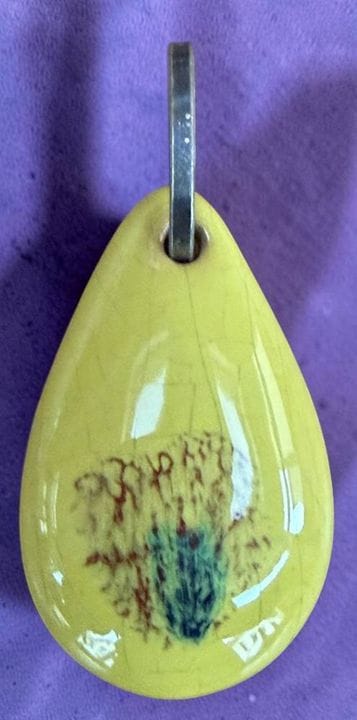 Large yellow pendant marked "Rosenthal," 6.5 cm hi