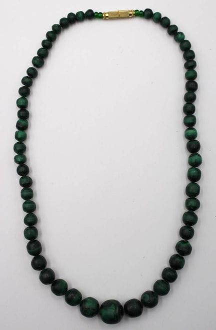 Collana, malachite, a filo, lunghezza circa 44 cm