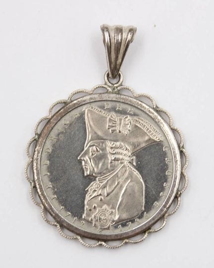 Ciondolo con moneta, moneta commemorativa da 5 mar
