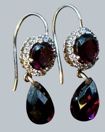Coppia di orecchini a bottone in argento 925 con p