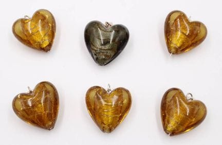 6 heart pendants, glass (Murano?), silver eyelets,