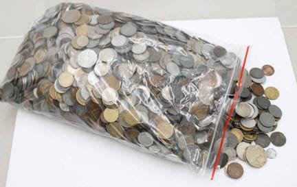 9,7 kg. Monete in circolazione, da tutto il mondo,