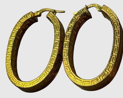 Coppia di orecchini a cerchio ovali in argento 925