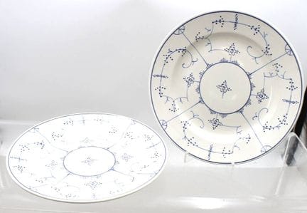 2 assiettes plates, Villeroy &amp; Boch, motif « S