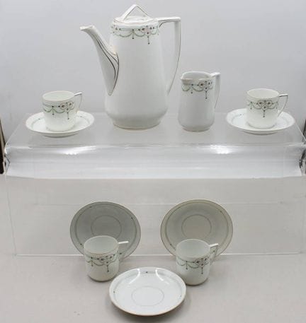 Service Art nouveau incomplet, décor de vrilles ve