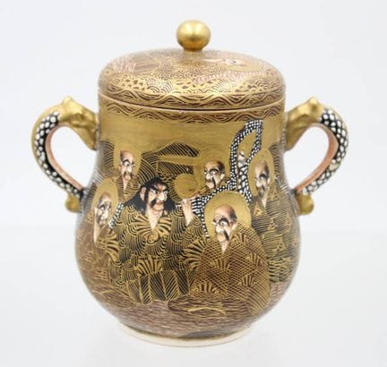 Sucrier japonais ancien de Satsuma, représentant l