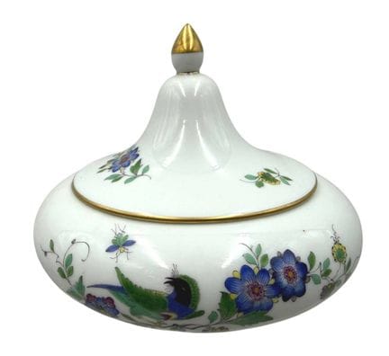 圆形带盖罐“迈森” 印度岩纹、花卉与鸟类图案  一级品，高10厘米，直径12厘米