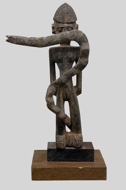 Intaglio africano, uomo con serpente, probabilment