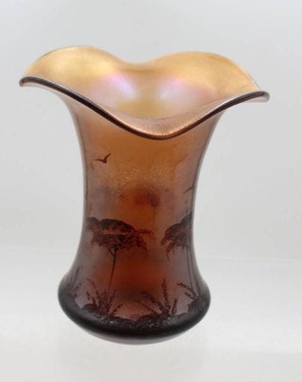 Baron von Poschinger - Vase, décor de paysage, iri