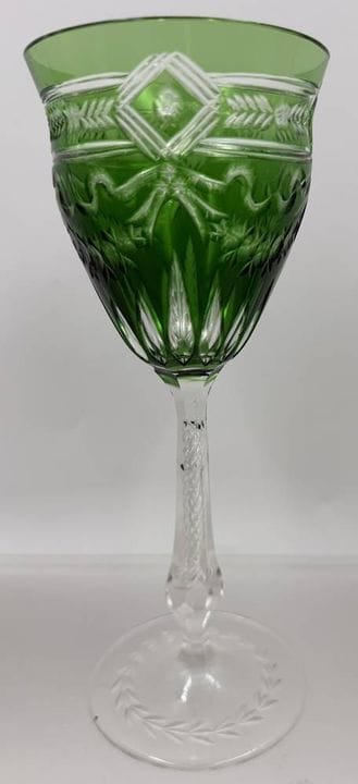 Jugendstil-Weinglas, grün überfangen, wohl Josephi