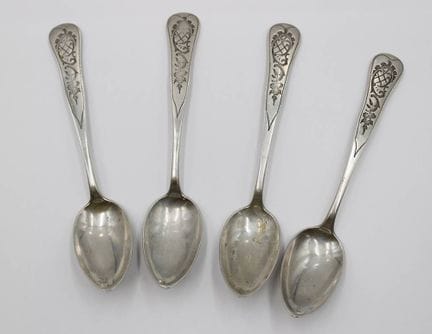 4 cuillères à café, vers 1900, argent poinçonné, c