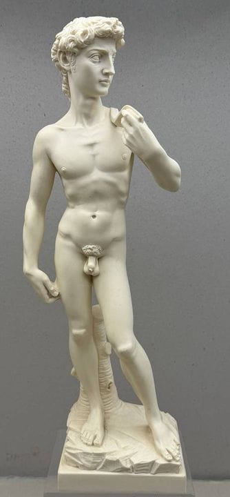 Grande sculpture décorative inspirée du « David » 