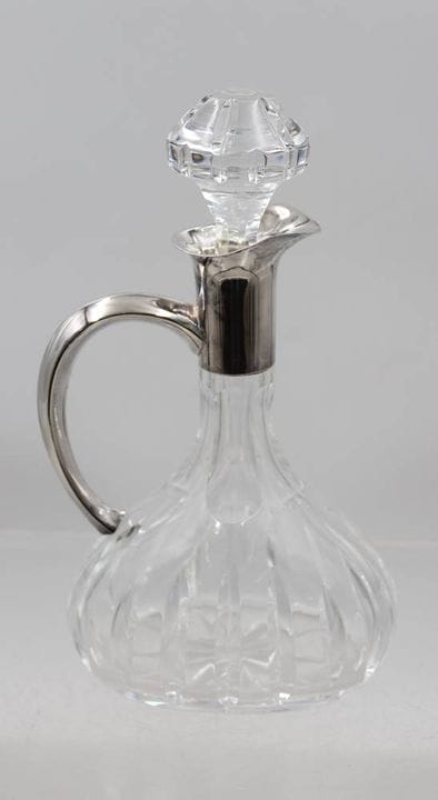 Jolie carafe à anse avec monture en argent 835, cr