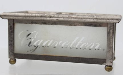 Boîte vintage en verre avec monture métallique et 