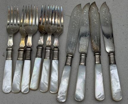 Couverts à poisson « 10 tg. », Angleterre, plaqués