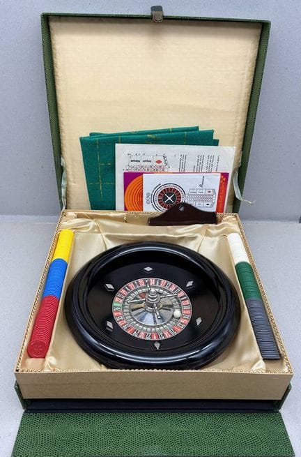 Gioco della roulette nella confezione originale in