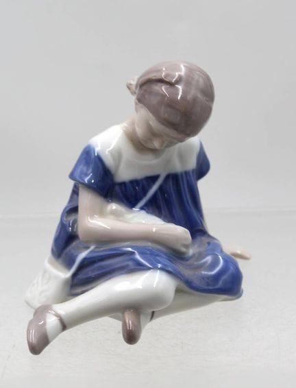 Niña con muñeca, n.º de modelo 1526, Bing &amp; Gr