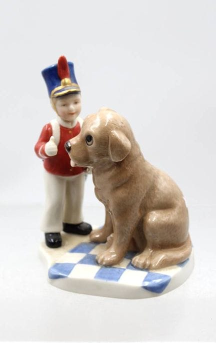 Figura de porcelana «El mechero» (n.º 224), Royal 