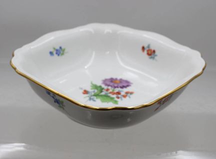 Schale, Meissen, Schwertermarke, Dekor „Bunte Blum