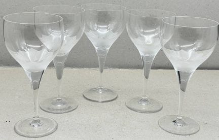6 verres à vin blanc et 5 verres à vin rouge « Ros