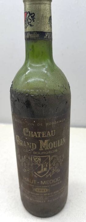 Bottiglia di Château Grand Moulin, vino rosso dell