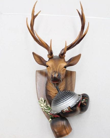 jagdl. Wanddekoration, Hirschkopf mit Glocken, Kun