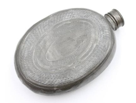 flasque ancienne, étain, abîmée, L 13,5 cm