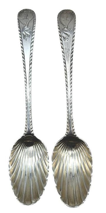 2 cuillères décoratives, en argent, poinçon « lion