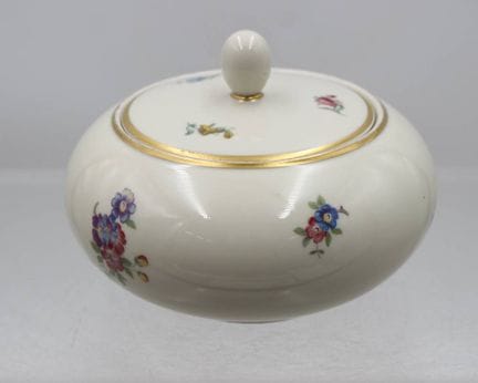 Bonbonnière en porcelaine, Fürstenberg, décor flor