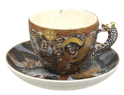 Tasse Satsuma avec U.T., Japon, bord ébréché, déco