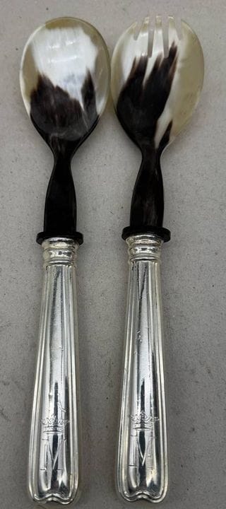 Couverts à salade avec manches en argent (800), sa