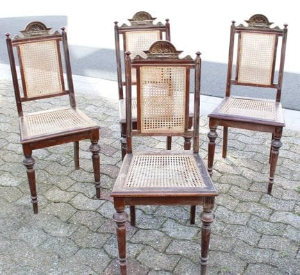 4 sillas de la época de los fundadores, de mimbre 