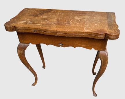 Mesa de juego del barroco tardío, de alrededor de 