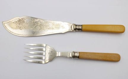 Cubiertos para servir pescado, antiguos, plateados