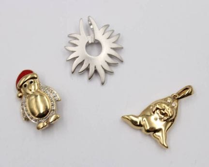 3 Teile Pierre Lang Schmuck, 2 Anhänger und eine B
