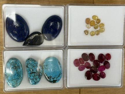 Lot Edelsteine zus.  445  ct, Türkise 194 ct, Lapi