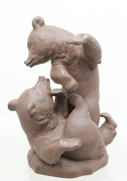 Meissen Böttger Steinzeug Skulptur, „Spielende Bär
