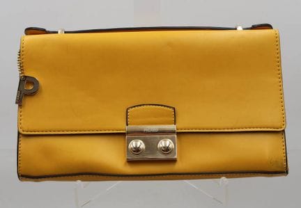 Bolso bandolera amarillo, Picard, con signos de us