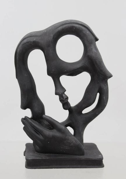 Escultura surrealista abstracta, resina sintética,