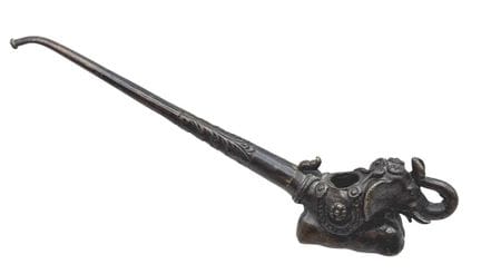 Pita antigua de bronce con forma de elefante, prob