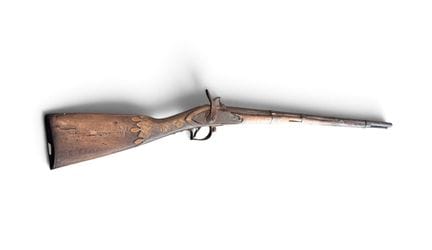 Fusil à silex
Numéroté E3615
En l'état
L. : 133,5 