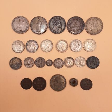 Lot de pièces en argent comprenant : 
- 	Pièce de 