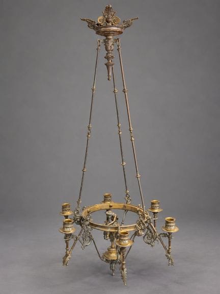 Lustre à 6 lumières en bronze à décor d'un faune m