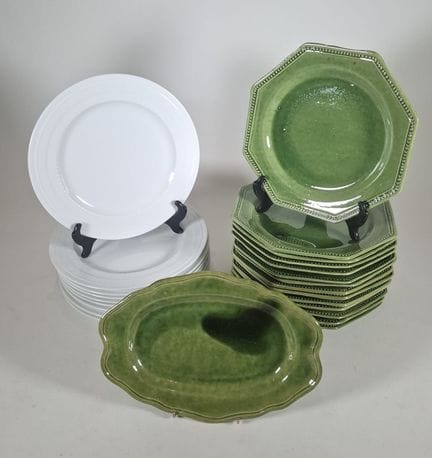 Bernardaud
Suite de neuf assiettes en porcelaine b