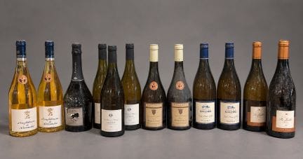 12 Bouteilles, Vins divers de Vouvray.  Vendus en 